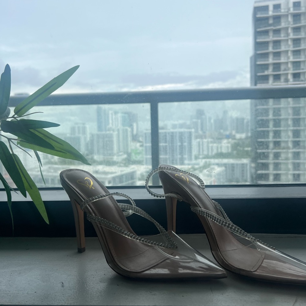 Windsor heals size 8